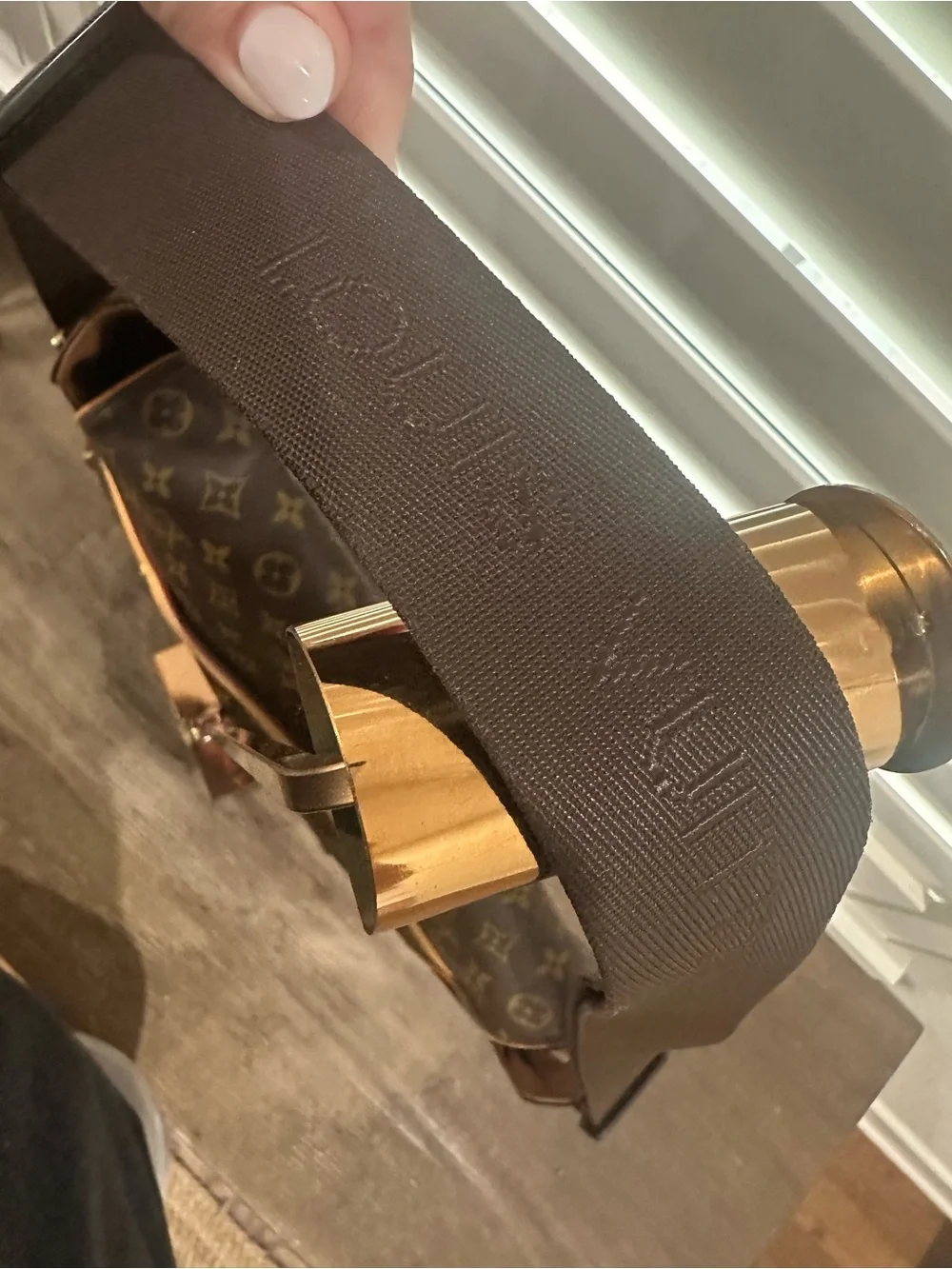 Louis Vuitton Monogram Computer Messenger Bag - Brown & Gold Hardware